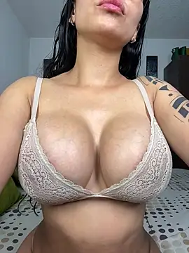 Snapshot of Angela_isabella chatting on April 24, 2026, 10:12 pm Angela isabella online show from April 24, 2026, 10:12 pm