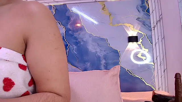 lorrayne  online show from October 21, 2025, 12:17 pm