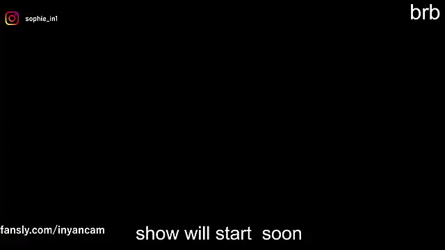 Snapshot of _in_yan chatting on November 14, 2025, 4:22 am in yan online show from November 14, 2025, 4:22 am