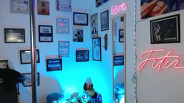 Snapshot of AhriSteele chatting on December 18, 2025, 3:56 am AhriSteele online show from December 18, 2025, 3:56 am