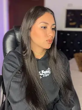 Ambar pe  online show from January 26, 2025, 2:14 am