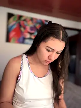 Ambar pe  online show from September 13, 2025, 4:18 pm