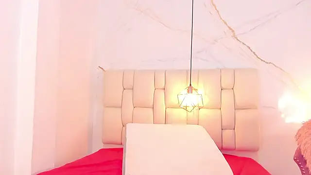 IsiisLovei online show from January 10, 2025, 2:23 pm