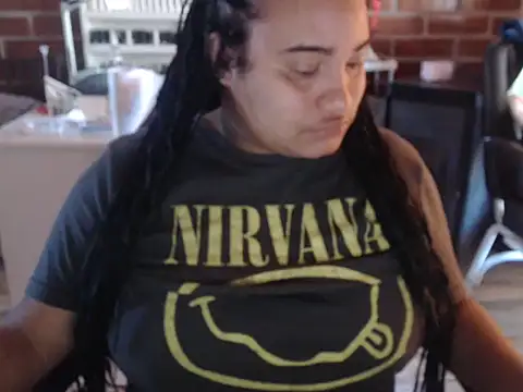 Snapshot of Hilarybunnyy chatting on October 25, 2025, 5:19 pm Hilarybunnyy online show from October 25, 2025, 5:19 pm