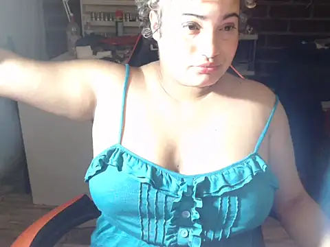 Snapshot of Hilarybunnyy chatting on December 2, 2025, 3:56 am Hilarybunnyy online show from December 2, 2025, 3:56 am