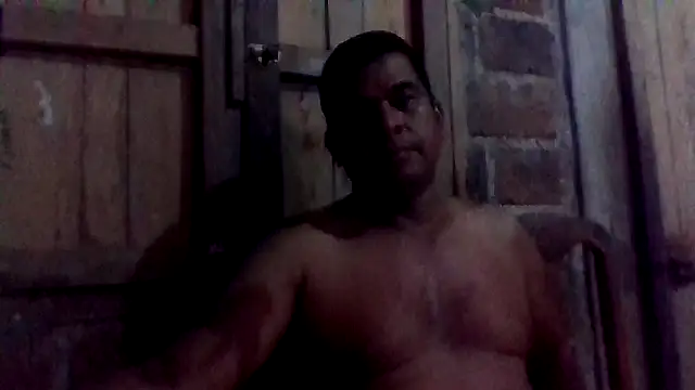 Snapshot of axomen chatting on February 9, 2026, 2:37 am axomen online show from February 9, 2026, 2:37 am