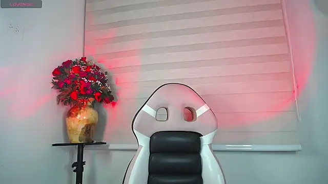 Snapshot of meedussa_20_ chatting on February 16, 2026, 1:13 am meedussa 20 online show from February 16, 2026, 1:13 am