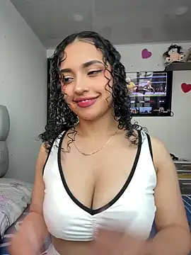 Snapshot of Lucy_Marin chatting on February 25, 2025, 4:21 pm Lucy Marin online show from February 25, 2025, 4:21 pm