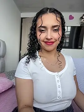 Snapshot of Lucy_Marin chatting on March 5, 2025, 4:13 pm Lucy Marin online show from March 5, 2025, 4:13 pm