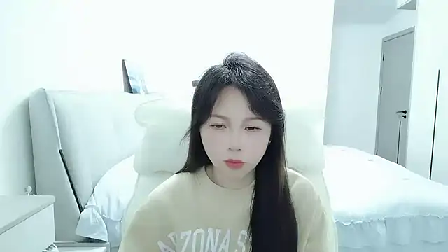 Snapshot of Sunset_glow chatting on April 2, 2026, 1:47 am Sunset glow online show from April 2, 2026, 1:47 am