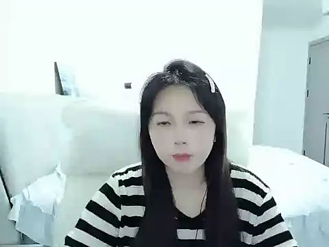 Snapshot of Sunset_glow chatting on April 2, 2026, 2:15 pm Sunset glow online show from April 2, 2026, 2:15 pm