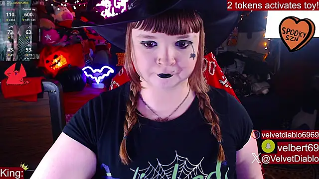 Snapshot of VelvetDiablo chatting on October 14, 2025, 12:22 am VelvetDiablo online show from October 14, 2025, 12:22 am