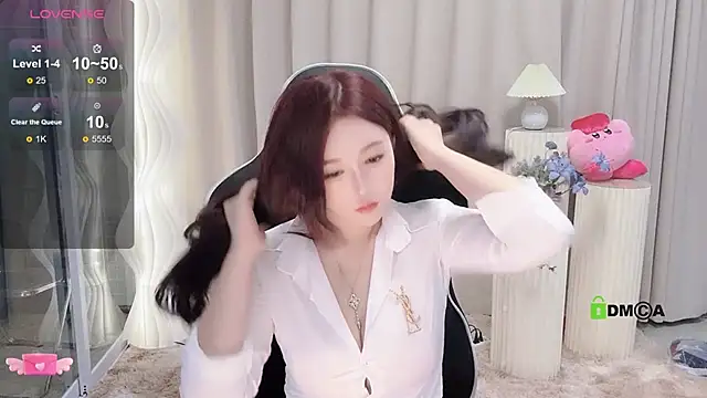 Snapshot of Happy_Kitty chatting on January 22, 2025, 6:10 pm Happy Kitty online show from January 22, 2025, 6:10 pm
