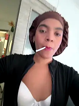 Katiiahotbaby online show from December 19, 2025, 2:02 pm