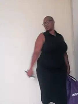 Snapshot of CuteHoney92 chatting on January 19, 2026, 11:36 am CuteHoney92 online show from January 19, 2026, 11:36 am