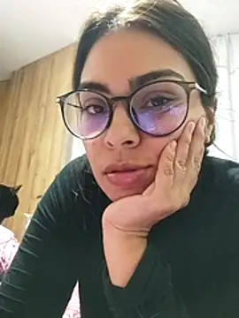 Snapshot of Ivanna2 chatting on December 28, 2024, 10:44 pm Ivanna2 online show from December 28, 2024, 10:44 pm