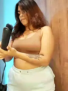 Snapshot of Ivanna2 chatting on February 3, 2025, 4:41 pm Ivanna2 online show from February 3, 2025, 4:41 pm