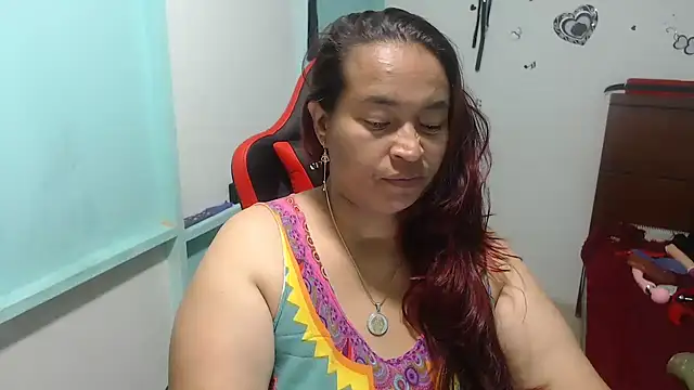 NatalySexxxMilk online show from December 5, 2025, 6:11 am