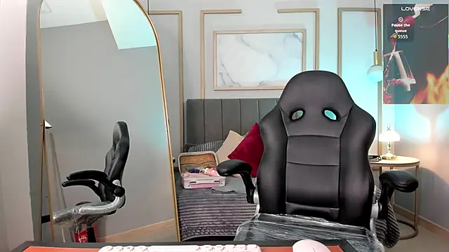 Snapshot of Holly_madison_ chatting on February 25, 2026, 1:54 pm Holly madison online show from February 25, 2026, 1:54 pm