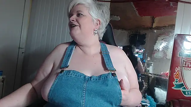 Snapshot of sexychazza16 chatting on December 9, 2024, 7:50 pm sexychazza16 online show from December 9, 2024, 7:50 pm