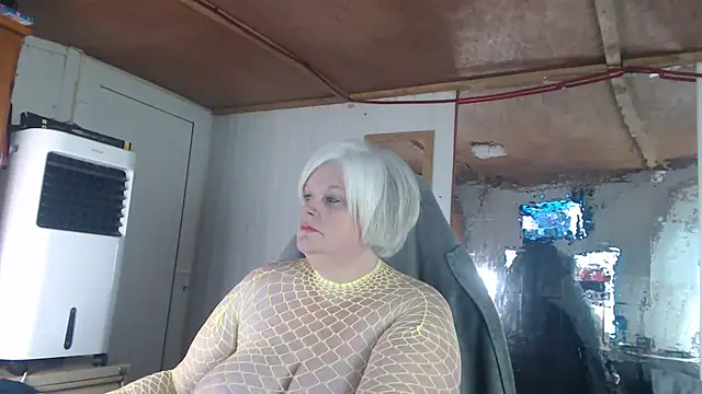 Snapshot of sexychazza16 chatting on September 24, 2025, 6:33 pm sexychazza16 online show from September 24, 2025, 6:33 pm