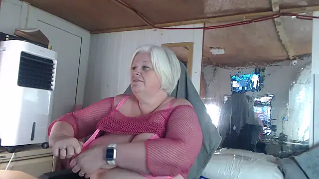 Snapshot of sexychazza16 chatting on October 8, 2025, 6:38 pm sexychazza16 online show from October 8, 2025, 6:38 pm