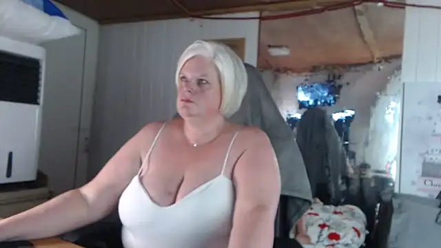 Snapshot of sexychazza16 chatting on October 13, 2025, 6:41 pm sexychazza16 online show from October 13, 2025, 6:41 pm