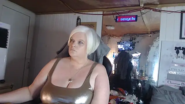 Snapshot of sexychazza16 chatting on November 20, 2025, 8:30 pm sexychazza16 online show from November 20, 2025, 8:30 pm