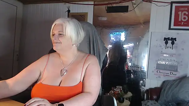 Snapshot of sexychazza16 chatting on November 27, 2025, 8:44 pm sexychazza16 online show from November 27, 2025, 8:44 pm