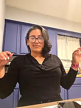 Snapshot of Nikkierosee chatting on December 22, 2025, 11:46 pm Nikkierosee online show from December 22, 2025, 11:46 pm