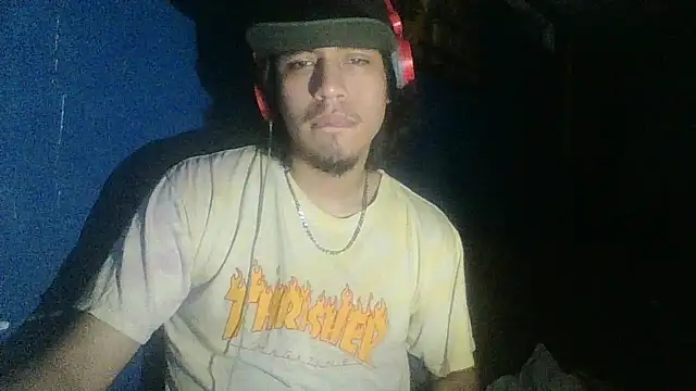 Snapshot of AlexAlejandro13 chatting on October 18, 2025, 7:53 am AlexAlejandro13 online show from October 18, 2025, 7:53 am