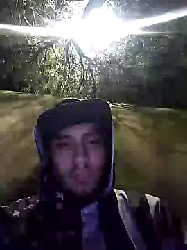 Snapshot of AlexAlejandro13 chatting on October 30, 2025, 4:47 am AlexAlejandro13 online show from October 30, 2025, 4:47 am