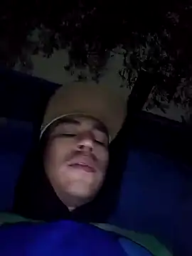 Snapshot of AlexAlejandro13 chatting on November 27, 2025, 12:35 am AlexAlejandro13 online show from November 27, 2025, 12:35 am