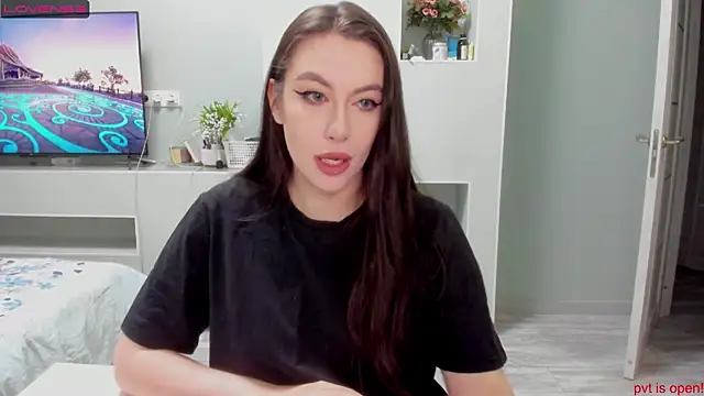 Snapshot of JuliaDiksonX chatting on December 8, 2024, 2:09 pm JuliaDiksonX online show from December 8, 2024, 2:09 pm