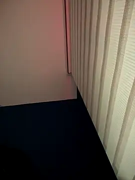 Roxxannne online show from December 18, 2025, 12:06 am