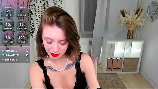 Snapshot of Salme_Sweet chatting on March 16, 2025, 12:56 am Salme Sweet online show from March 16, 2025, 12:56 am