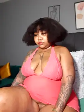 PearlSexxy69 online show from November 1, 2025, 1:18 am