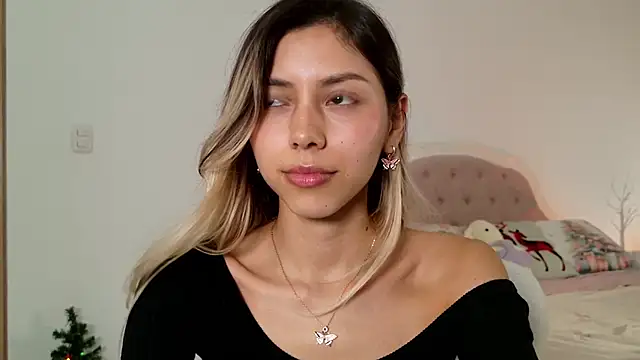 Sensualtease online show from December 6, 2024, 2:46 am