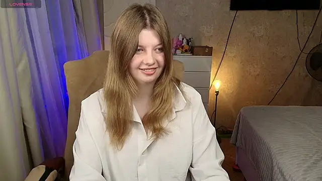 Snapshot of Vivian_cutie chatting on December 5, 2025, 2:36 pm Vivian cutie online show from December 5, 2025, 2:36 pm