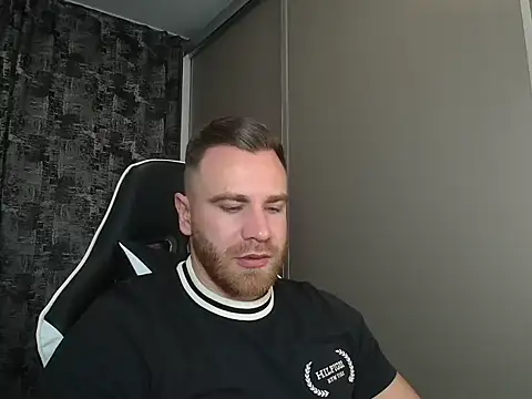 Snapshot of Thori92 chatting on December 2, 2024, 7:05 pm Thori92 online show from December 2, 2024, 7:05 pm