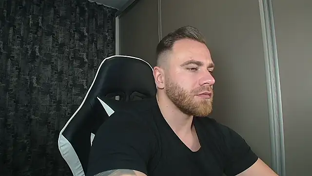 Snapshot of Thori92 chatting on December 3, 2024, 7:33 pm Thori92 online show from December 3, 2024, 7:33 pm