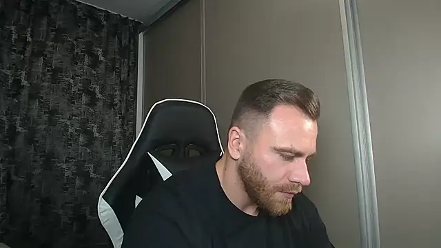 Snapshot of Thori92 chatting on December 8, 2024, 7:43 pm Thori92 online show from December 8, 2024, 7:43 pm