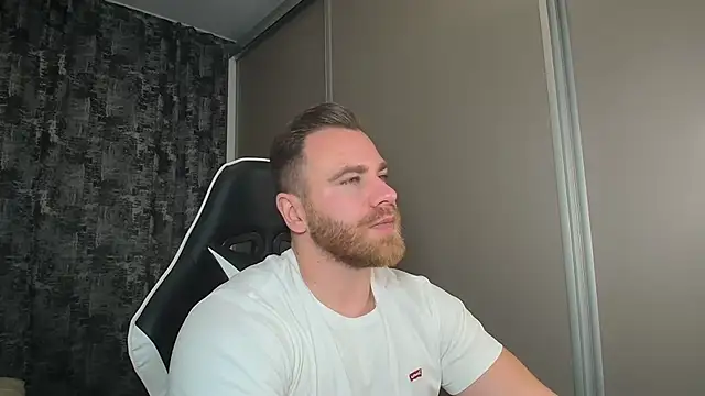 Snapshot of Thori92 chatting on December 11, 2024, 6:52 pm Thori92 online show from December 11, 2024, 6:52 pm