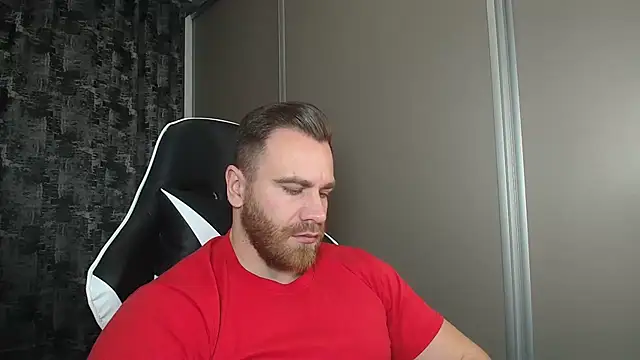 Snapshot of Thori92 chatting on December 13, 2024, 8:15 pm Thori92 online show from December 13, 2024, 8:15 pm