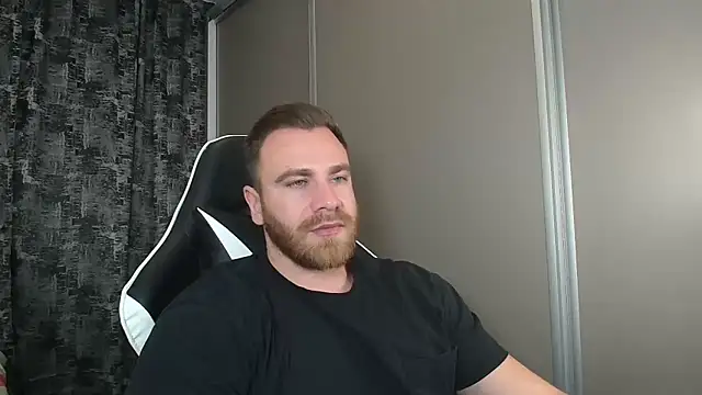 Snapshot of Thori92 chatting on December 14, 2024, 7:25 pm Thori92 online show from December 14, 2024, 7:25 pm