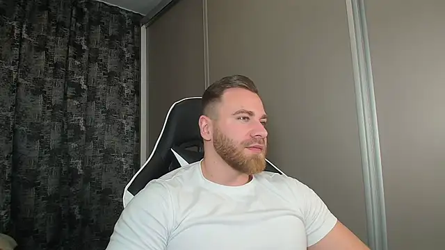 Snapshot of Thori92 chatting on December 22, 2024, 7:21 pm Thori92 online show from December 22, 2024, 7:21 pm