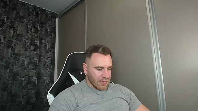 Snapshot of Thori92 chatting on January 8, 2025, 6:52 pm Thori92 online show from January 8, 2025, 6:52 pm