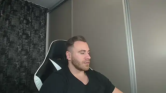 Snapshot of Thori92 chatting on January 12, 2025, 6:38 pm Thori92 online show from January 12, 2025, 6:38 pm