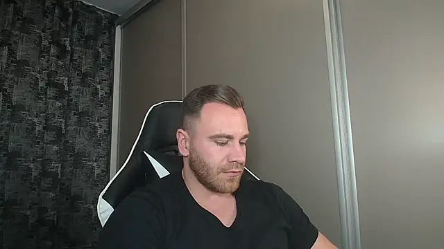 Snapshot of Thori92 chatting on January 12, 2025, 9:40 pm Thori92 online show from January 12, 2025, 9:40 pm