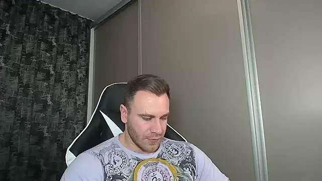 Snapshot of Thori92 chatting on January 17, 2025, 7:05 pm Thori92 online show from January 17, 2025, 7:05 pm